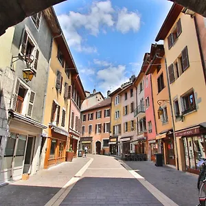 https://le-chausse-pied.hotels-rhonealpes.com