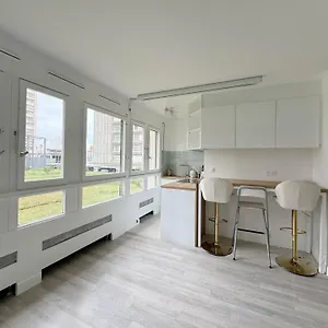 https://hotel-10.fr-paris.fr
